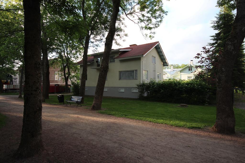 Majoitushuoneisto Tuomipuisto Lägenhet Nådendal Exteriör bild